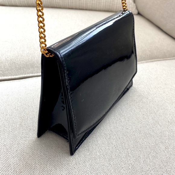 Cute patent leather style, purse - Picture 3 of 5